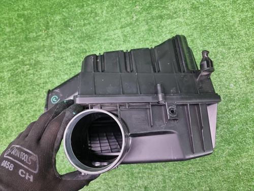 Корпус воздушного фильтра Volvo XC40 (2017-2022)