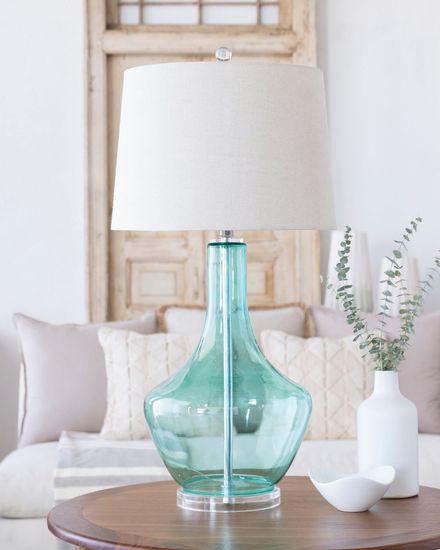 Зеленая настольная лампа “Монток”