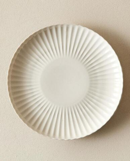 ZARA HOME ОБЕДЕННАЯ ТАРЕЛКА С РЕЛЬЕФНЫМ УЗОРОМ, БЕЛЫЙ