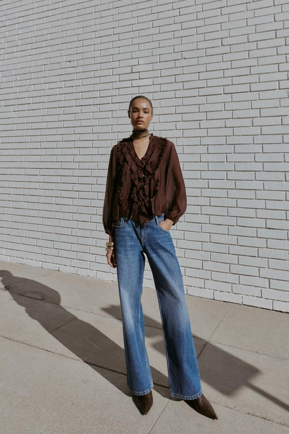 ZARA БЛУЗА С ВОЛАНАМИ, КОРИЧНЕВЫЙ