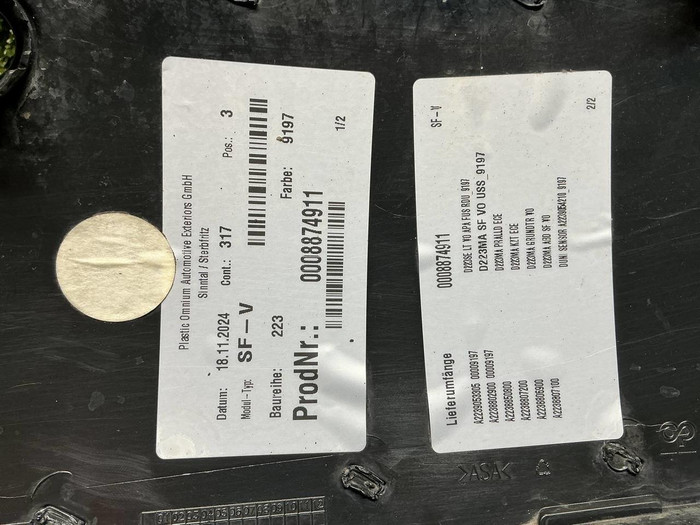 Решетка бампера LH Mercedes S Z223 (20-нв) Maybach