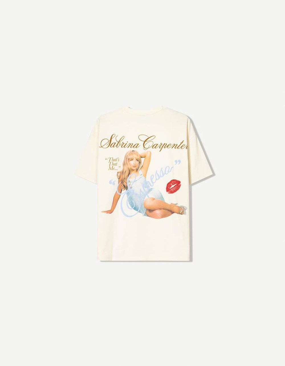 BERSHKA Футболка с коротким рукавом и принтом Sabrina Carpenter, желтый