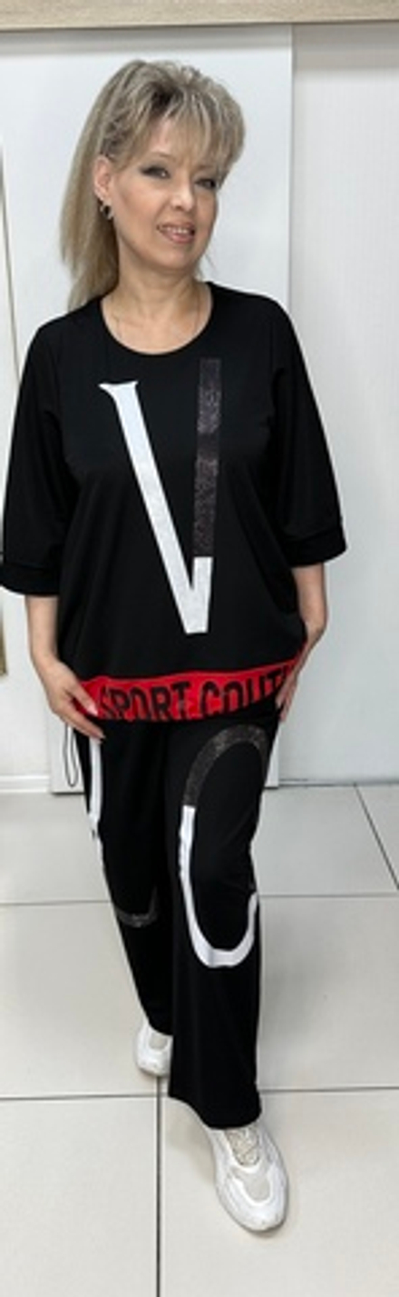 Черный костюм со стразовым принтом широкими штанишками