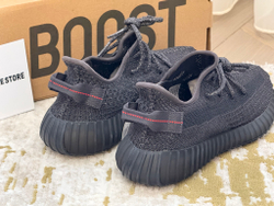 Yееzy Boost 350 v2 Black Reflective