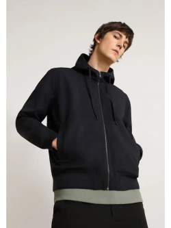 Куртка на молнии