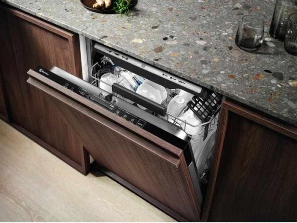 Встраиваемая посудомоечная машина Electrolux EEZ69410W