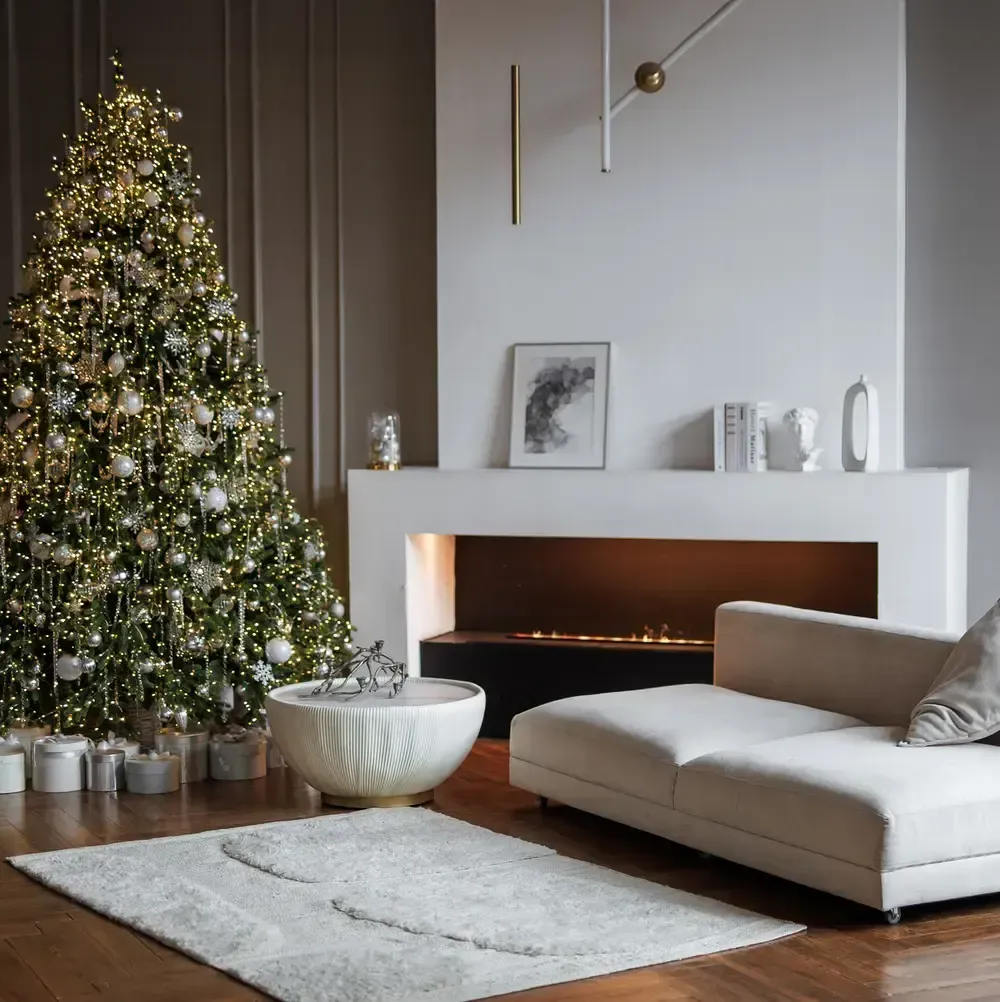 Елка с гирляндой «Эрмитажная» (Литая хвоя) от 1,5 м до 2,7 м