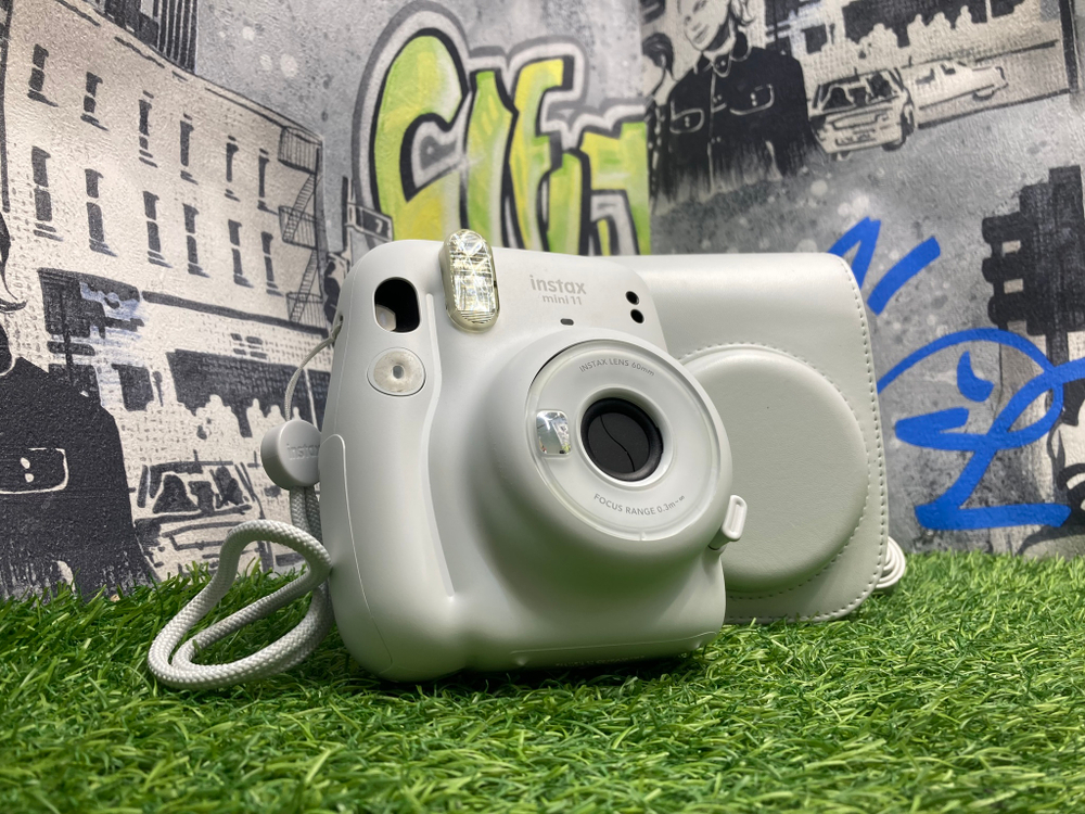 FujiFilm Instax Mini 11