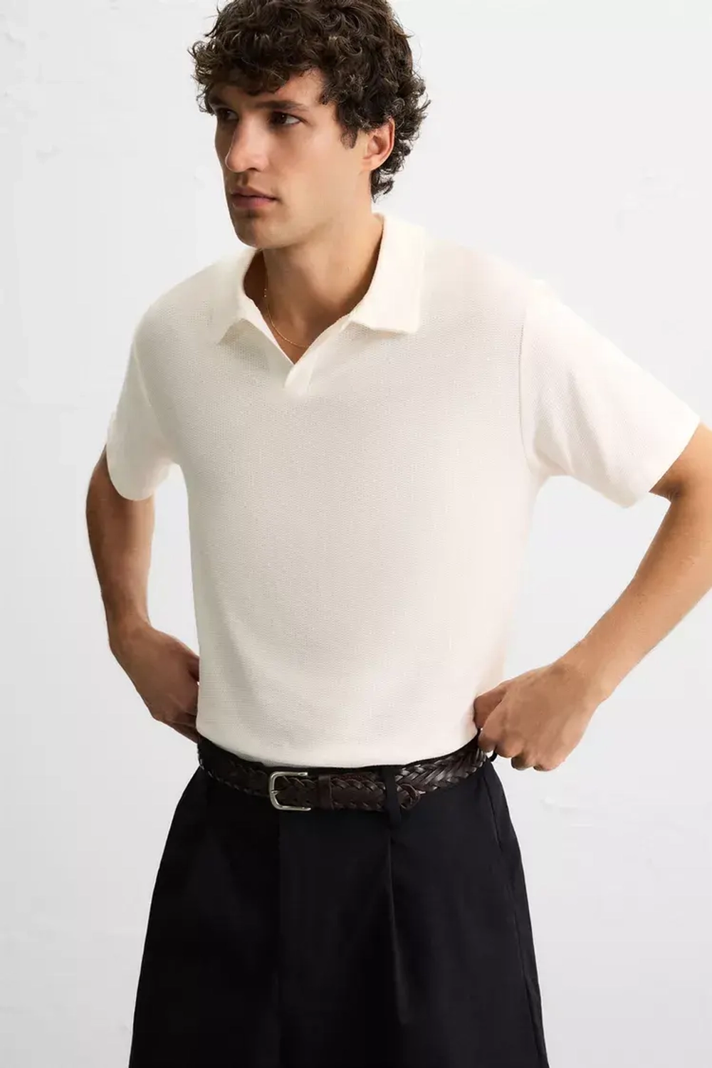 ZARA ПОЛО С РЕЛЬЕФНЫМ РИСУНКОМ, ЖЕЛТОВАТО-БЕЛЫЙ