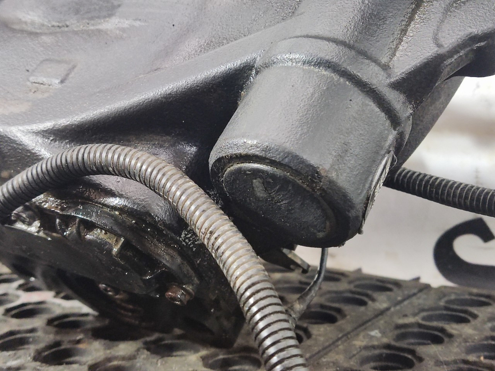 Суппорт передний левый 2023г.