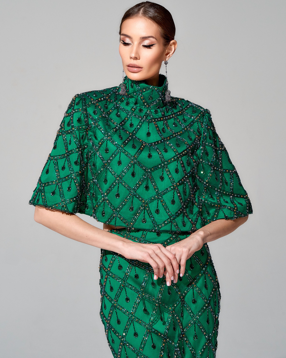 Укороченный кейп "Малахитовая шкатулка" с вышивкой ручной работы