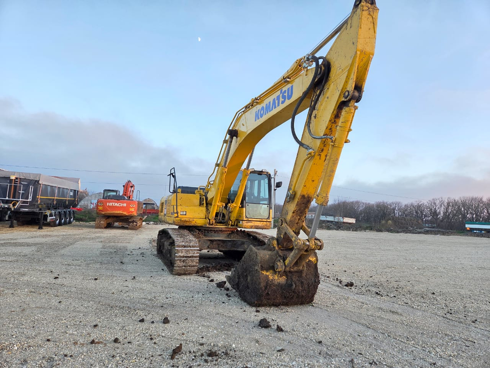 KOMATSU PC 300 Экскаватор PC 300-8M0	(Дизельный, 8,3 л, 255 л.с., АТ)