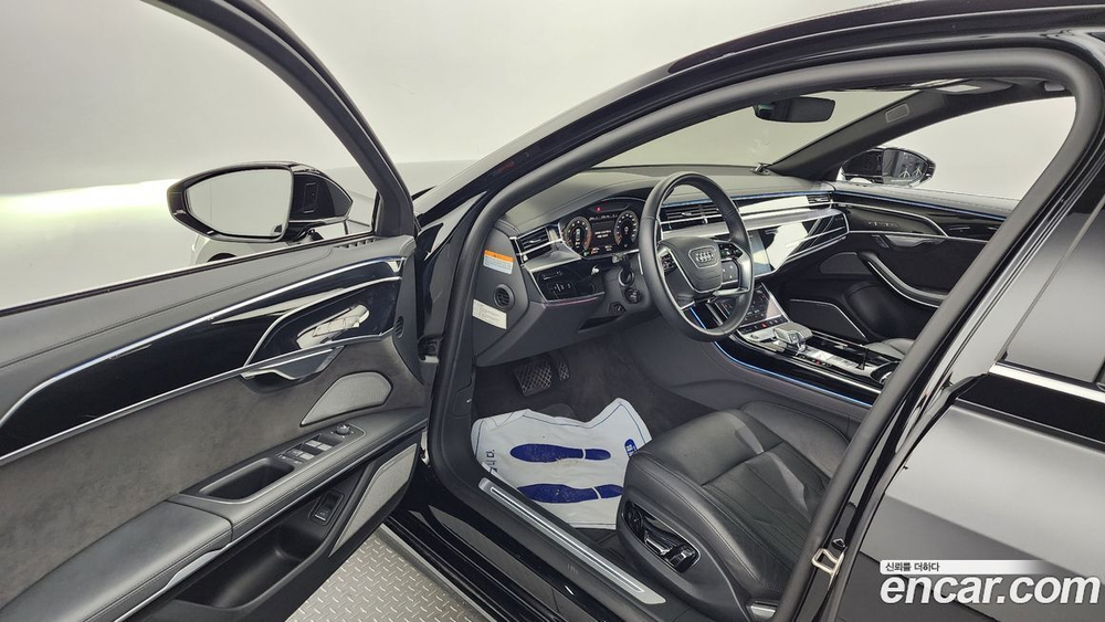 Audi A8 (D5) 55 TFSI Quattro LWB (12.2021)