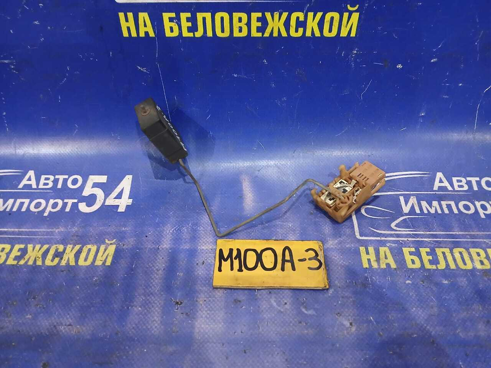 Датчик уровня топлива TOYOTA DUET 1999