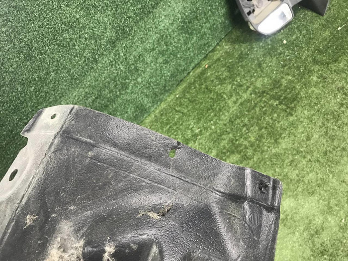 Подкрылок передний левый Toyota Land Cruiser 200 (2007-2015)