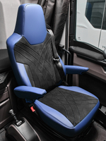 Чехлы Люкс MAN TGX, TGS с 2021 года без регулировки ремня безопасности водителя по высоте (экокожа, синий, черная вставка)