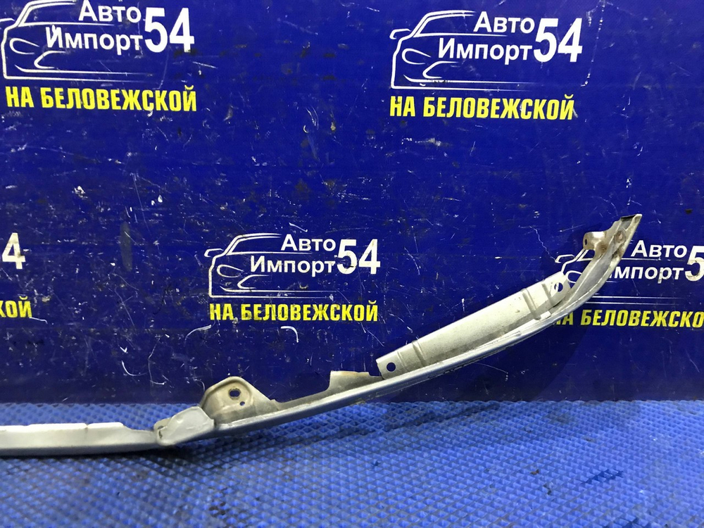 Планка под фары TOYOTA IPSUM 1997