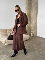 Костюм из велюра с поясом-шнурком