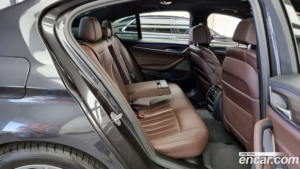 BMW 5 Series (G30) 520i M Sports (08.2020)