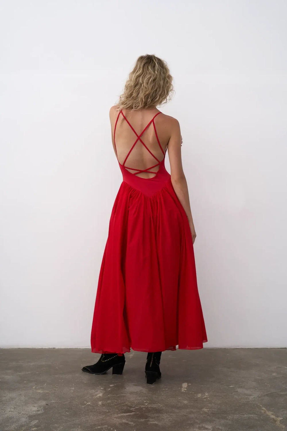 Платье-русалка красное