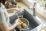 Смеситель для кухни Hansgrohe Zesis M33 74804000 хром