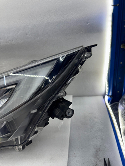 Оригинальная LED фара для Toyota Wildlander