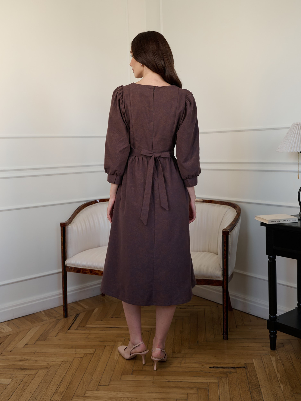 Платье с вырезом-сердечко