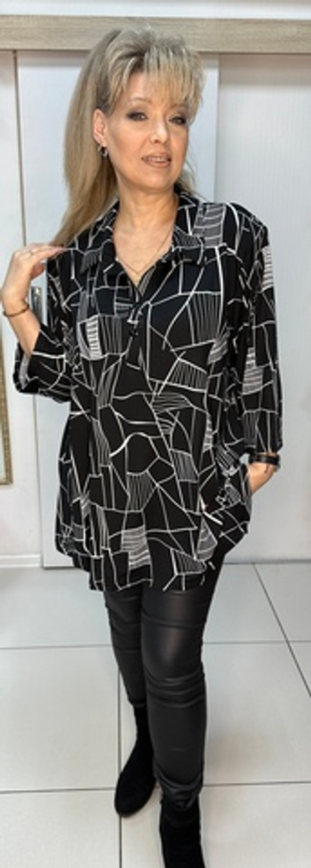 Рубашка-поло с черно-белым принтом