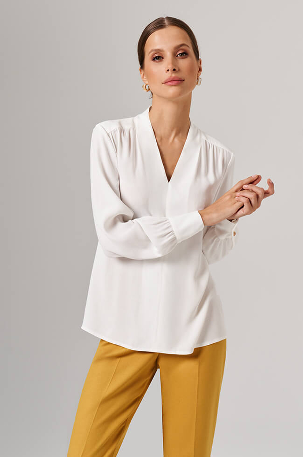 23160 Блузка женская (молочный)