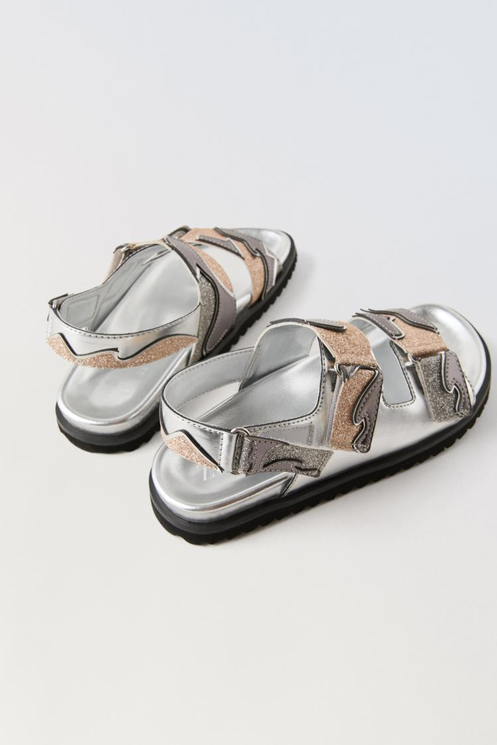 ZARA САНДАЛИИ С МЕТАЛЛИЧЕСКИМ БЛЕСКОМ, СЕРЕБРИСТЫЙ