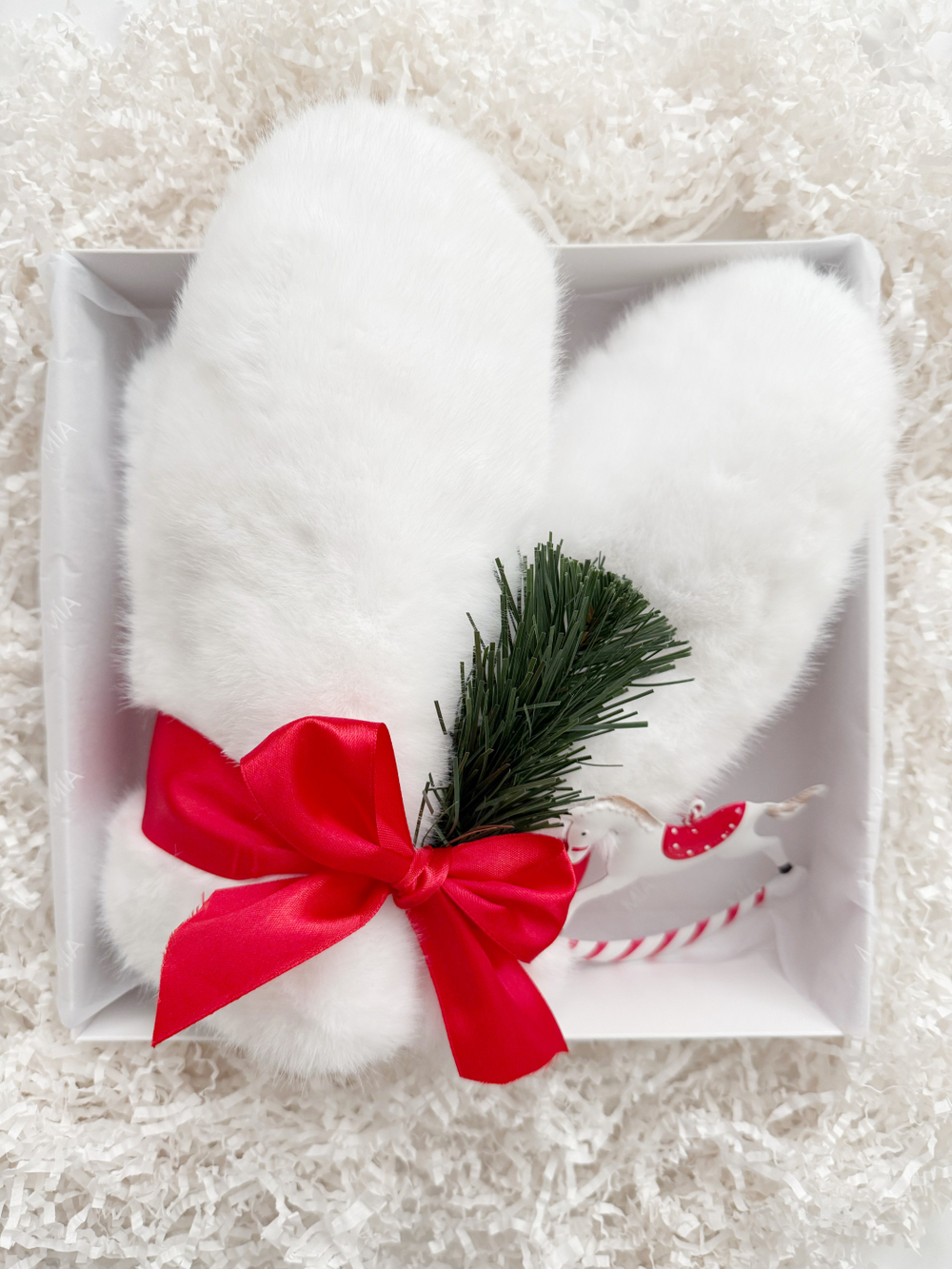 Варежки «Снежное облако» в подарочной коробке, белые, one size