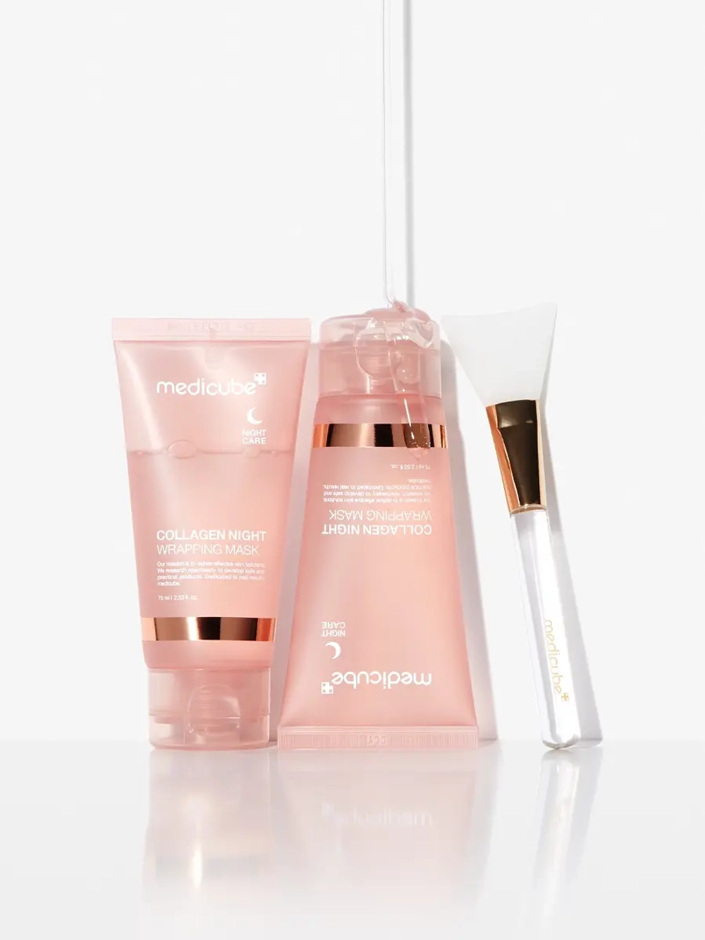 Medicube Ночная коллагеновая маска-пленка для лифтинг-эффекта и сияния кожи Collagen Night Wrapping Mask 75 мл