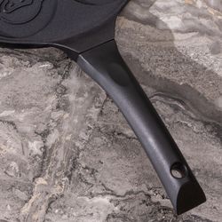 СКОВОРОДА AGNESS "FUNNY ZOO" С АНТИПРИГАР.ПОКРЫТИЕМ ДИАМЕТР=26.5 СМ.НА 7 ПОРЦИЙ (КОР=6ШТ.)