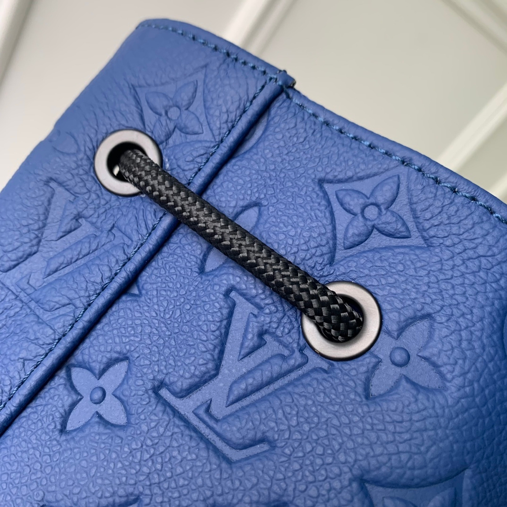 Louis Vuitton Christopher MM