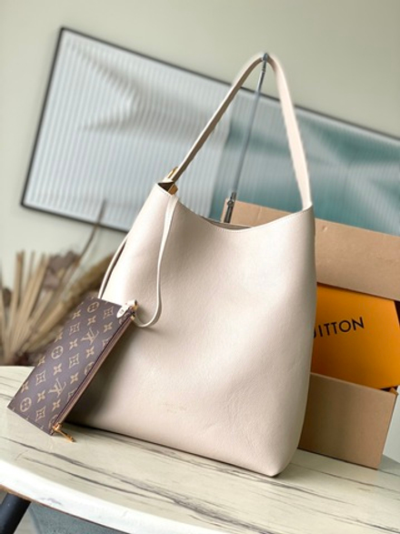 Louis Vuitton Low Key Hobo MM