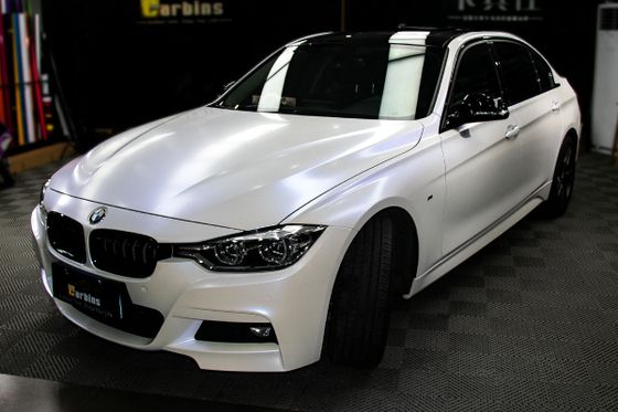 Пленка перламутровая белая с синим (глянцевая) White to Blue Carbins