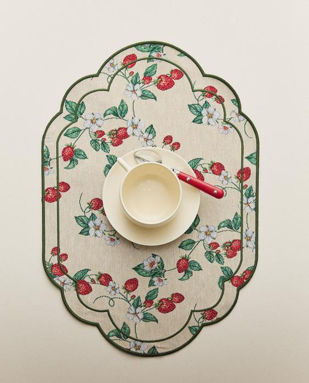 ZARA HOME ЖАККАРДОВАЯ ПОДСТАВКА ПОД СТОЛОВЫЕ ПРИБОРЫ С ПРИНТОМ «КЛУБНИКА», ЗЕЛЕНЫЙ