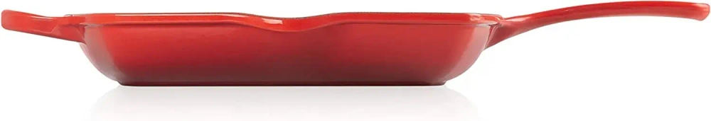 Le Creuset Чугунная сковорода-гриль диаметром 26 см вишневого цвета.