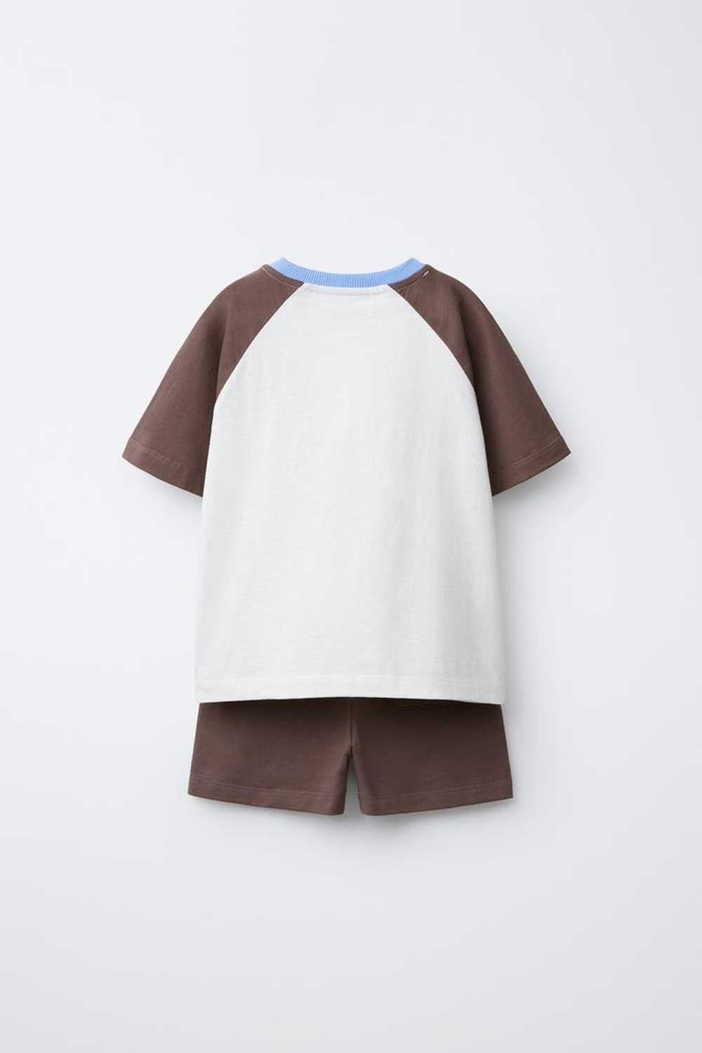 ZARA КОМПЛЕКТ ИЗ ФУТБОЛКИ И БЕРМУДЫ В СТИЛЕ КОЛОР-БЛОК, БУРГУНДИ