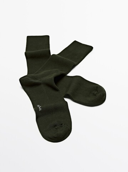 Massimo Dutti Высокие носки в тонкий рубчик, хаки