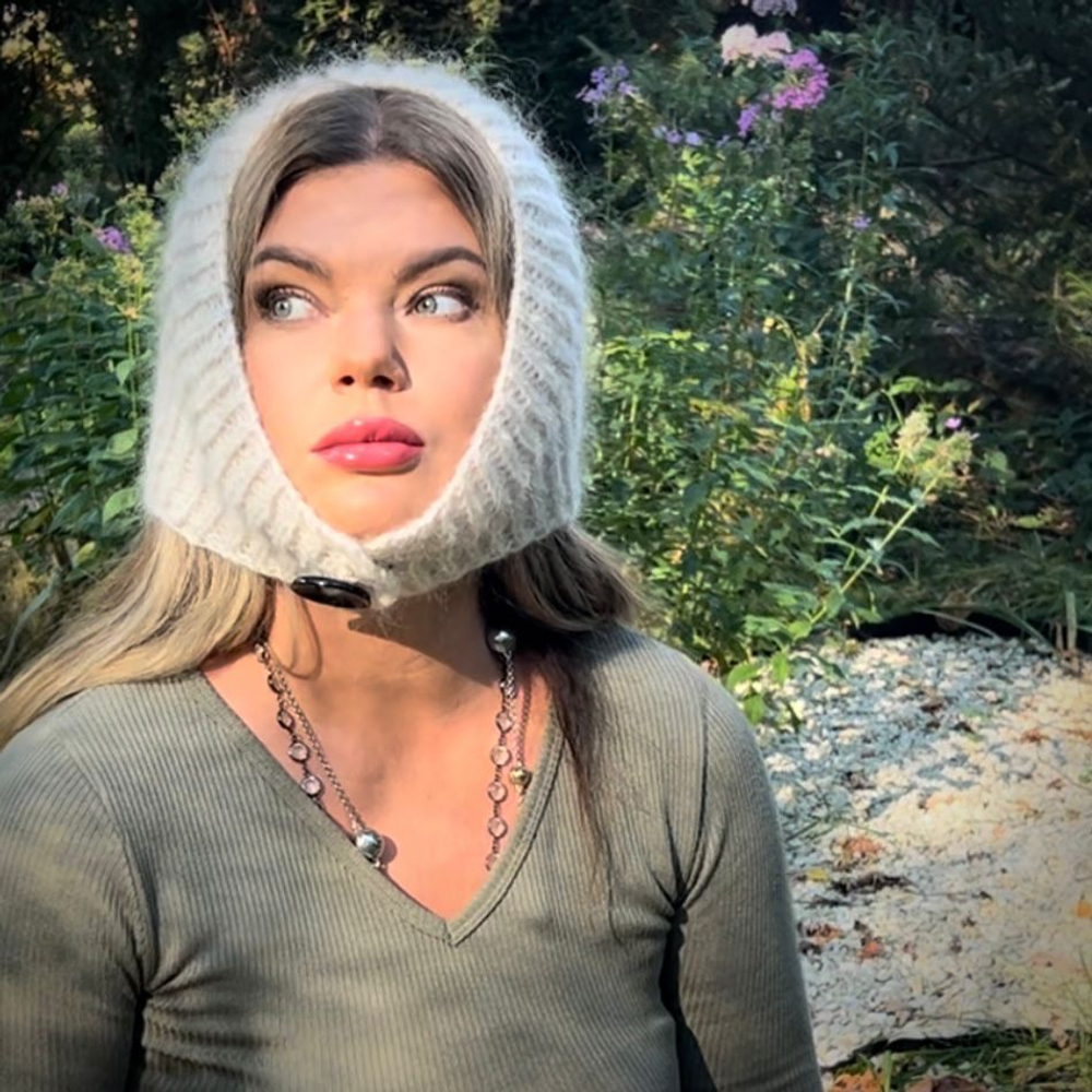 Видео мастер-класс по вязанию косынки-чепчика спицами "Winter cat"