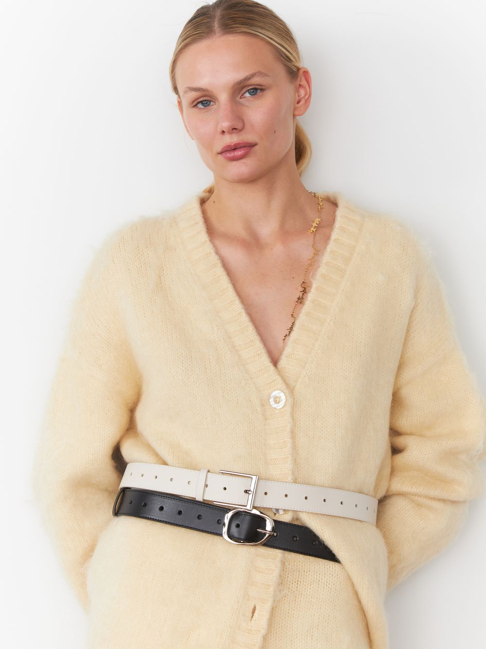 БАЗОВЫЙ РЕМЕНЬ С МЯТОЙ ПРЯЖКОЙ BLACK