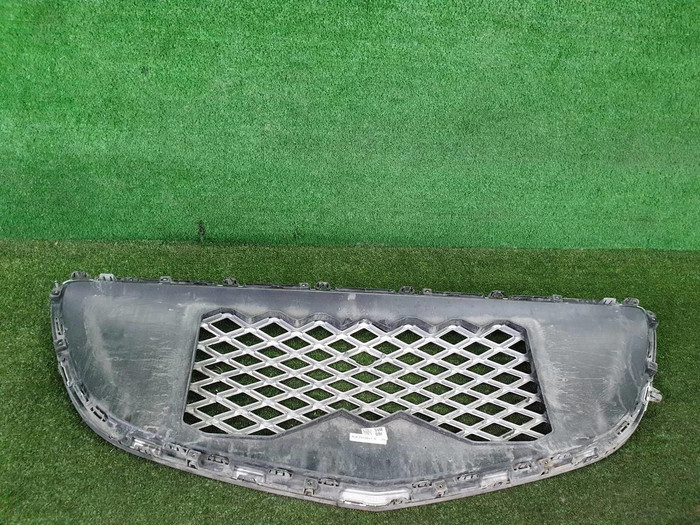 Решетка радиатора Genesis GV70 (2020-н.в.)