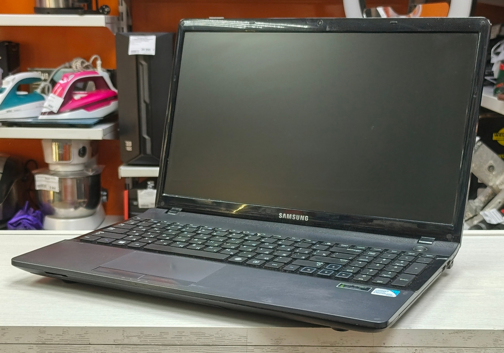 Ноутбук Samsung NP300E5X