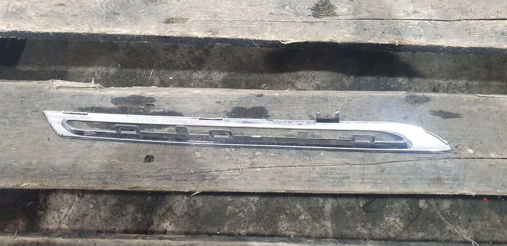 Молдинг решетки радиатора Mercedes GLC (X253) 15-19 Б/У Оригинал A2538880385