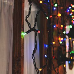 ULD-B5007-300-TBK MULTI IP67 Бахрома светодиодная с эффектом мерцания. 5м. Соединяемая. 300 светодиодов. Красный. желтый. синий. зеленый свет. Провод черный. TM Uniel