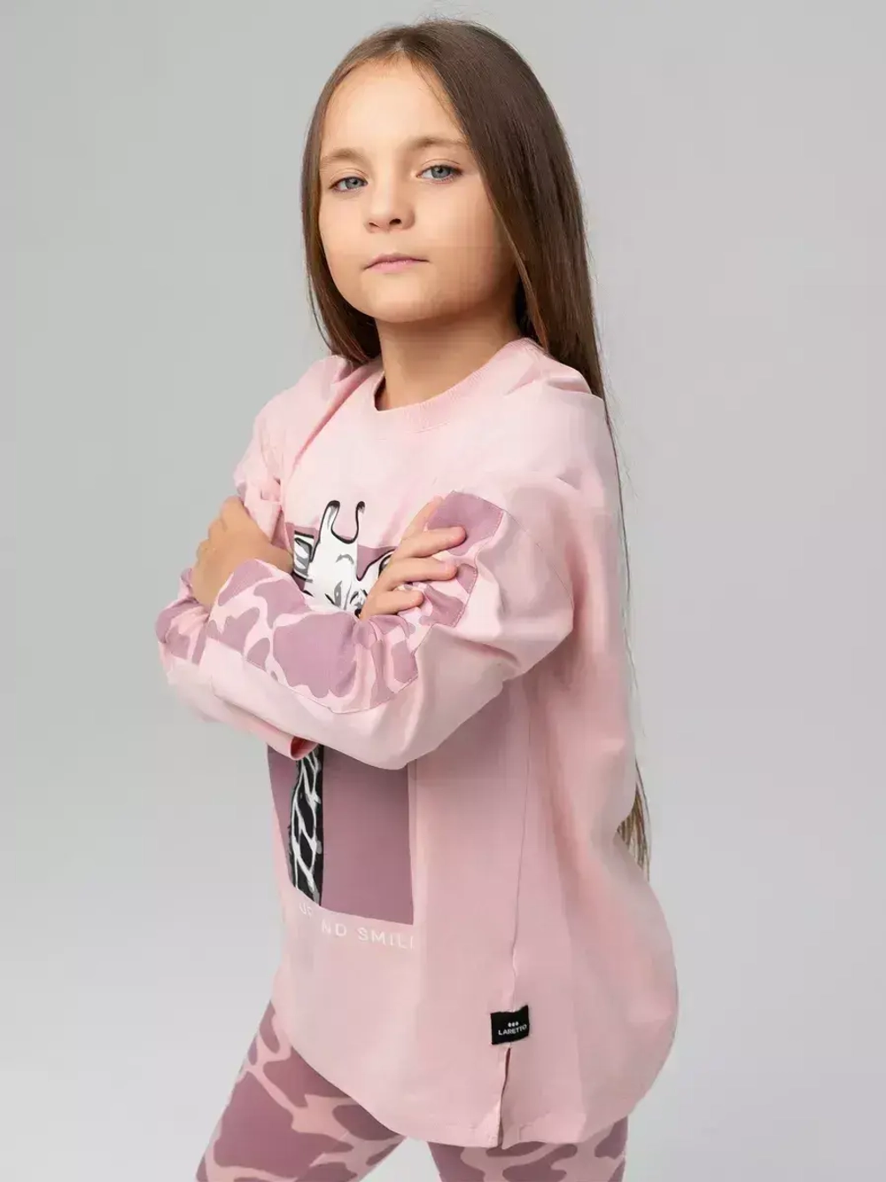 Розовый костюм для девочки на весну с леггинсами