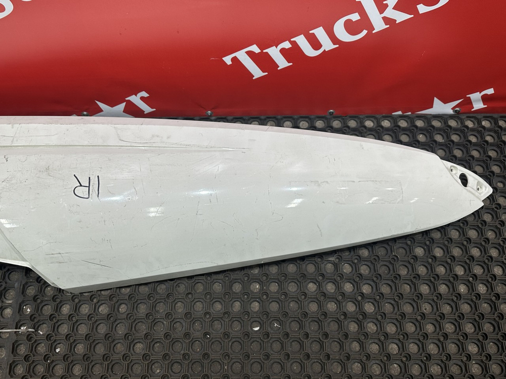 Спойлер крыши боковой левый