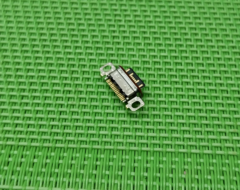 Xiaomi 13 Pro (2210132G)
- Системный разъем зарядки (Type-C)