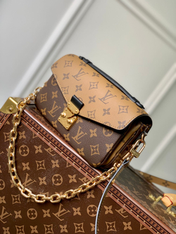 Louis Vuitton Pochette Metis East West